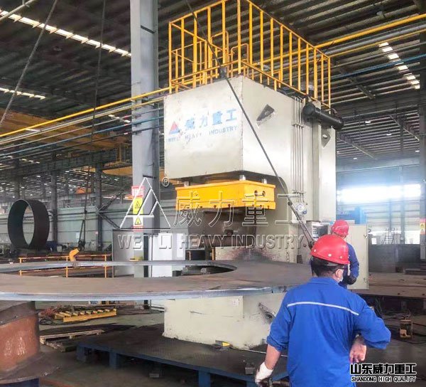 500噸單臂油壓機(jī)客戶使用現(xiàn)場(chǎng)
